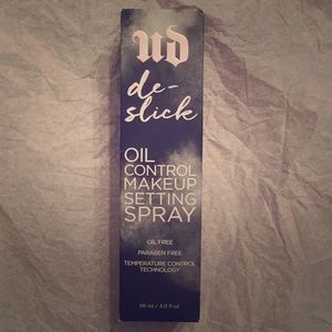 Urban Decay setting spray